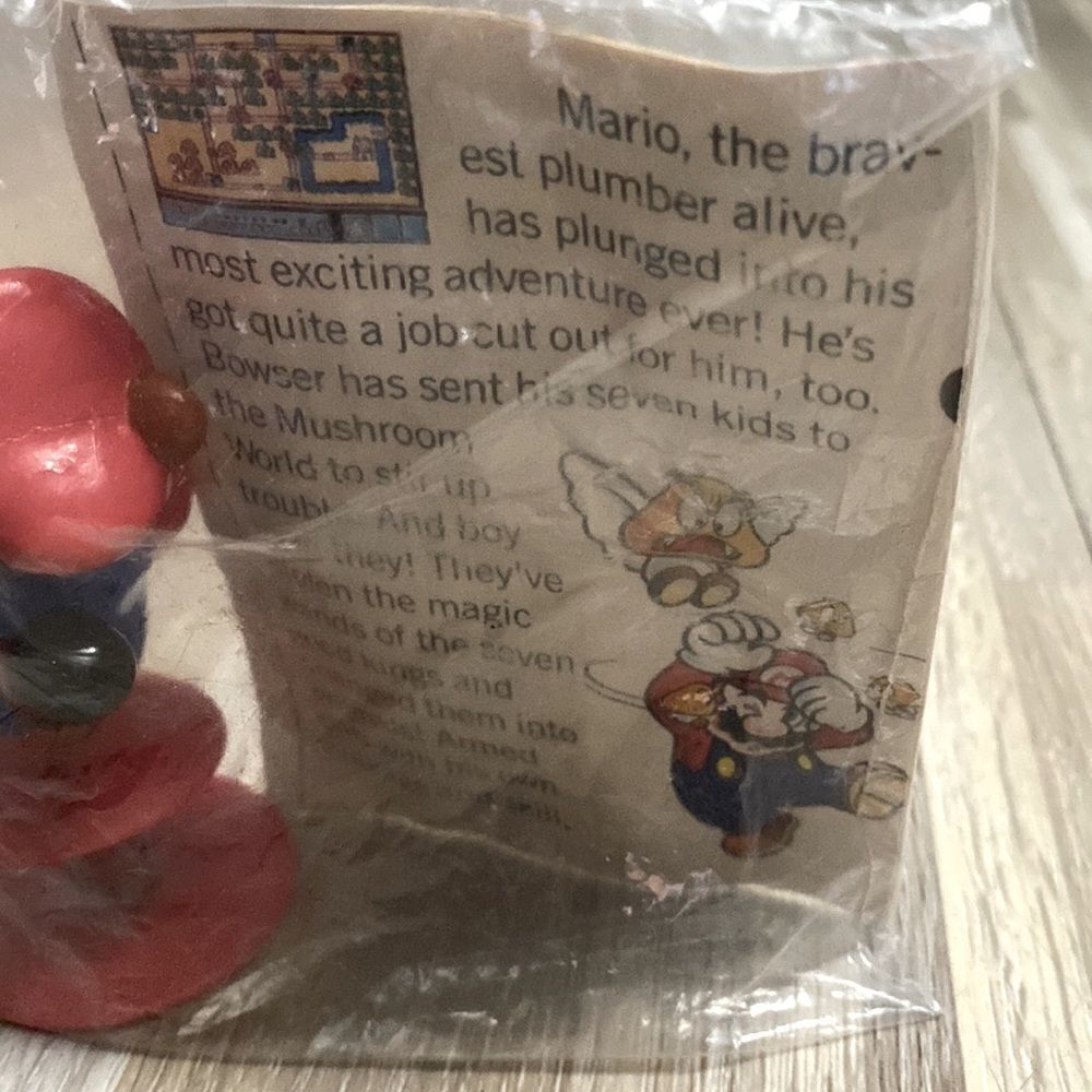 Nintendo Mario Brothers 3 vintage McDonald’s Toy Mario on pop up toy display - Picture 4 of 9